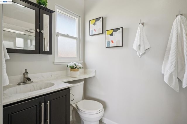 528 Fairway St, Hayward, CA 94544