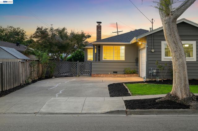 528 Fairway St, Hayward, CA 94544