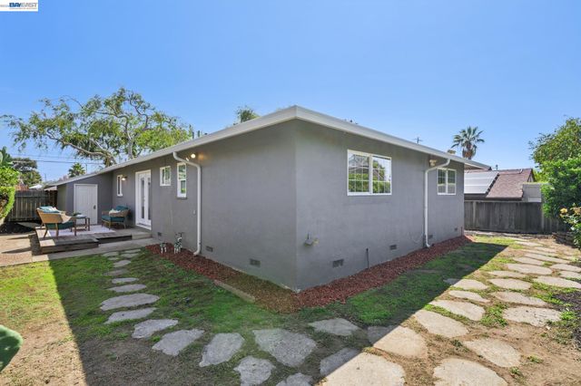 528 Fairway St, Hayward, CA 94544