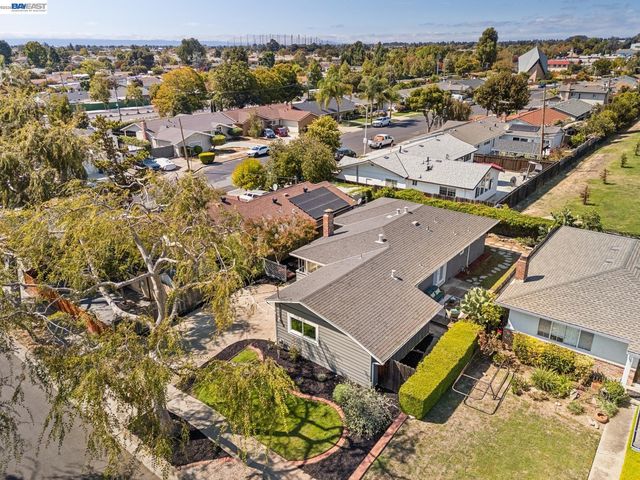 528 Fairway St, Hayward, CA 94544