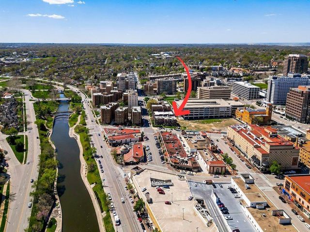700 W 48th Street 202, Kansas City, MO 64112