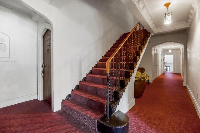 700 W 48th Street 202, Kansas City, MO 64112