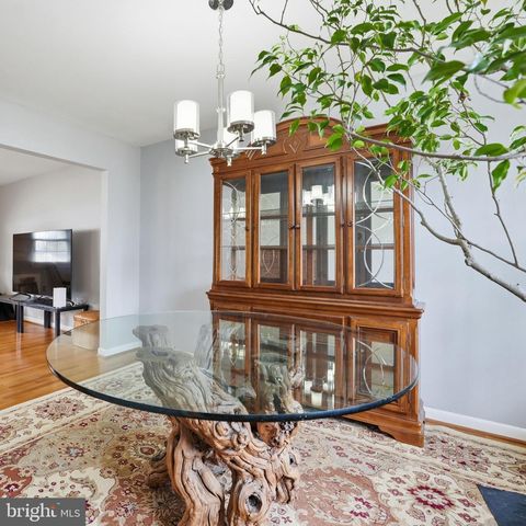 8517 BOUND BROOK LN, Alexandria, VA 22309