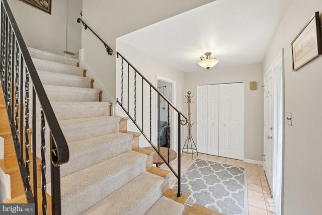 8517 BOUND BROOK LN, Alexandria, VA 22309