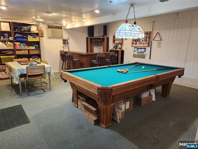 82 Arnot Place, Paramus, NJ 07652