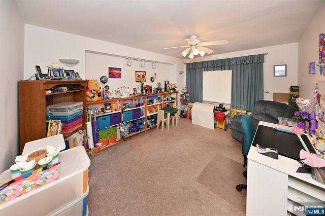 82 Arnot Place, Paramus, NJ 07652