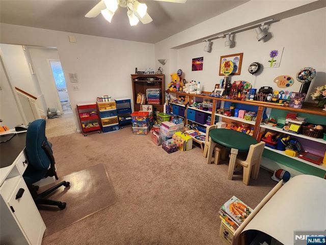 82 Arnot Place, Paramus, NJ 07652