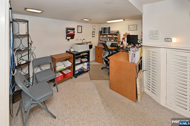 82 Arnot Place, Paramus, NJ 07652
