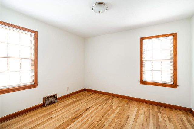 1516 Tripoli AVENUE, Milwaukee, WI 53207