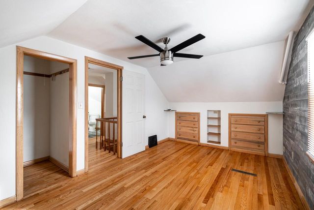 1516 Tripoli AVENUE, Milwaukee, WI 53207