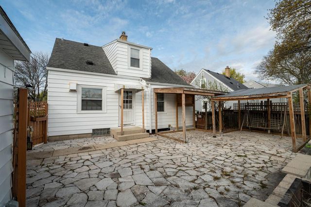 1516 Tripoli AVENUE, Milwaukee, WI 53207