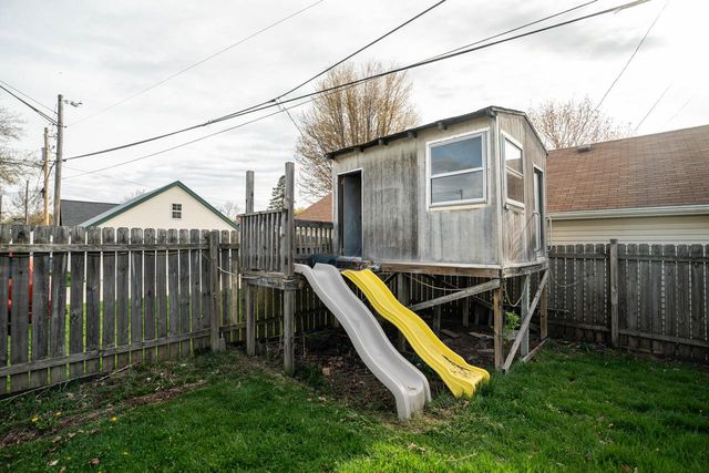 1516 Tripoli AVENUE, Milwaukee, WI 53207