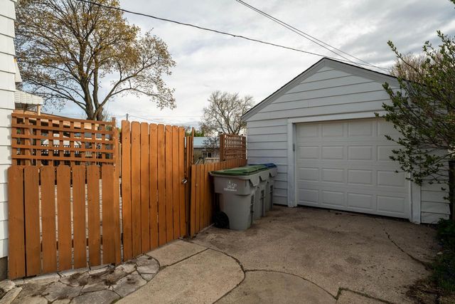 1516 Tripoli AVENUE, Milwaukee, WI 53207