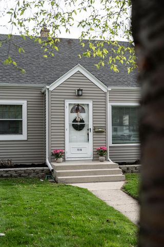 1516 Tripoli AVENUE, Milwaukee, WI 53207