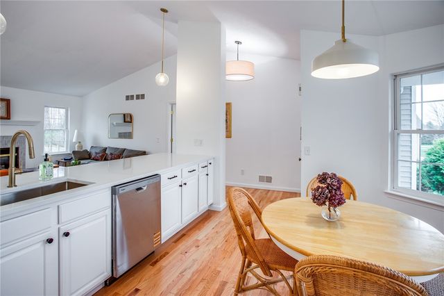 65 Bedfordshire Drive, Henrietta, NY 14467