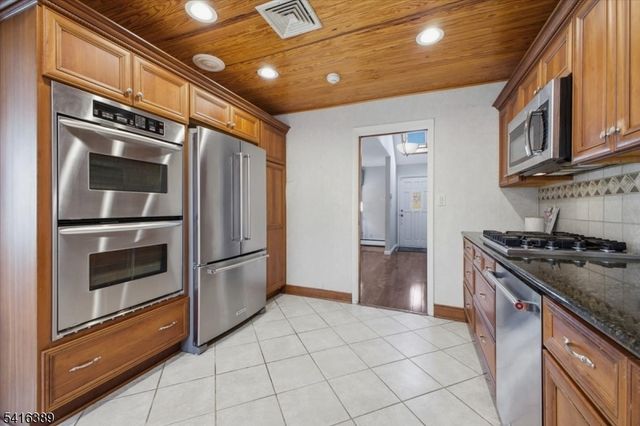 59 Genesee Trl, Westfield Town, NJ 07090