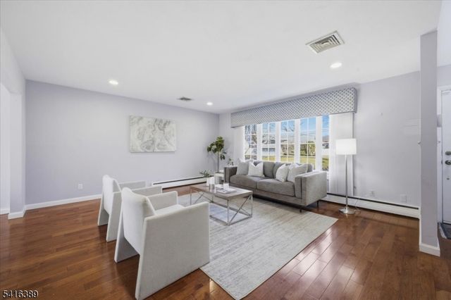 59 Genesee Trl, Westfield Town, NJ 07090