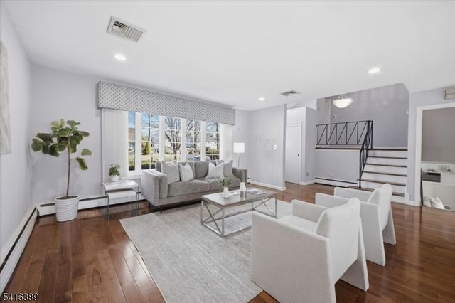 59 Genesee Trl, Westfield Town, NJ 07090