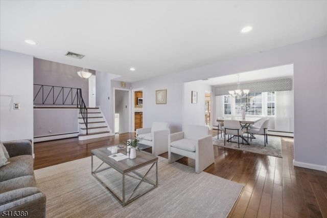 59 Genesee Trl, Westfield Town, NJ 07090