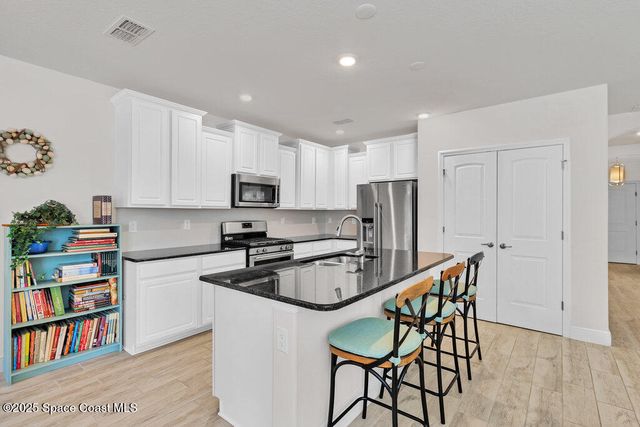 5949 Buttonwood Square, Vero Beach, FL 32966