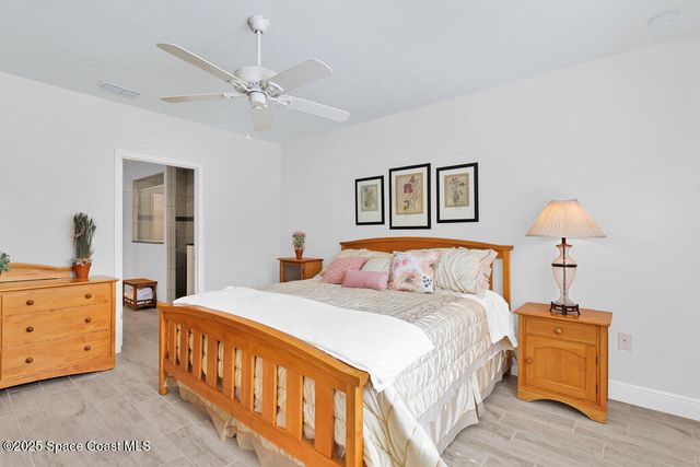 5949 Buttonwood Square, Vero Beach, FL 32966