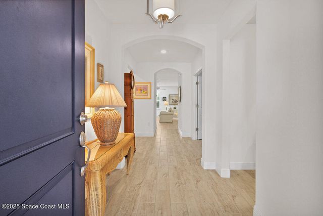 5949 Buttonwood Square, Vero Beach, FL 32966