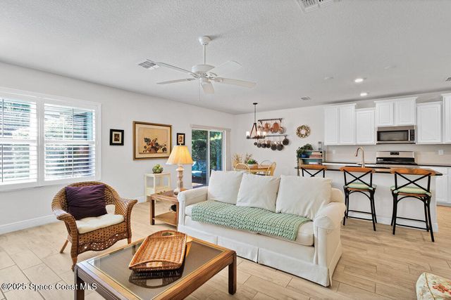 5949 Buttonwood Square, Vero Beach, FL 32966