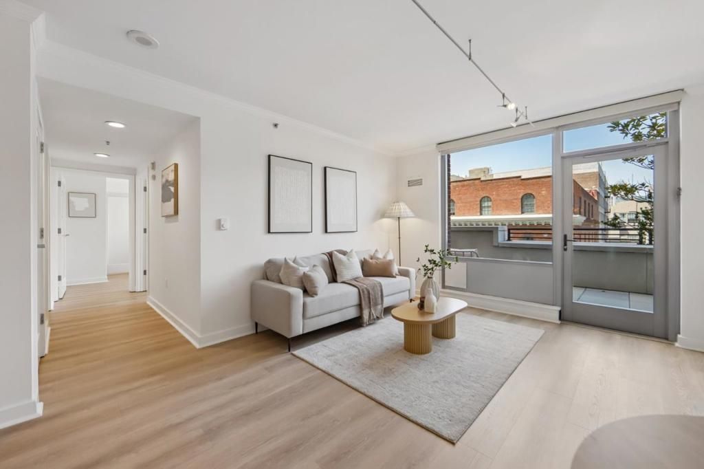 Image 2 of property listing at 177 Townsend Street 435, San Francisco, CA 94107