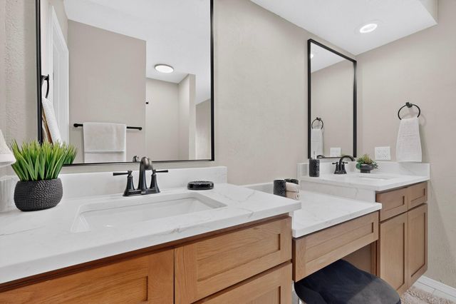 5906 Painted Pony Drive NW, Albuquerque, NM 87120