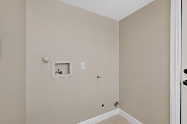 5906 Painted Pony Drive NW, Albuquerque, NM 87120