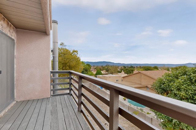 5906 Painted Pony Drive NW, Albuquerque, NM 87120
