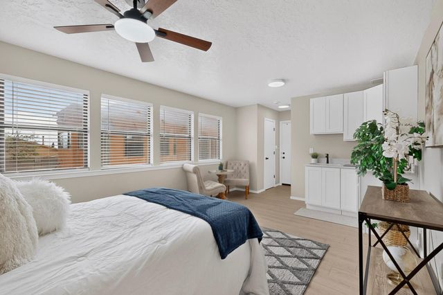 5906 Painted Pony Drive NW, Albuquerque, NM 87120