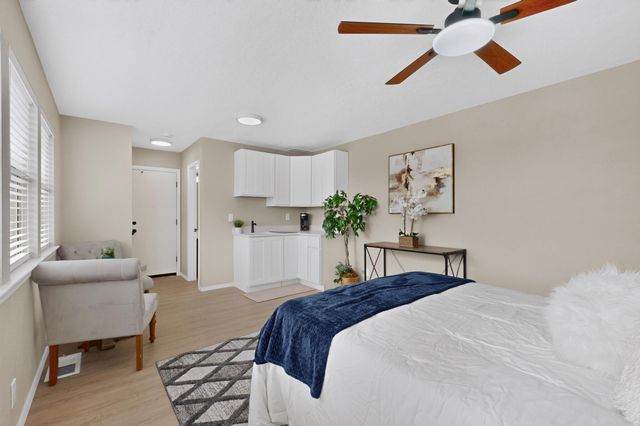 5906 Painted Pony Drive NW, Albuquerque, NM 87120