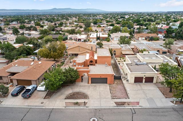 5906 Painted Pony Drive NW, Albuquerque, NM 87120