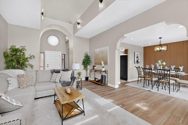 5906 Painted Pony Drive NW, Albuquerque, NM 87120