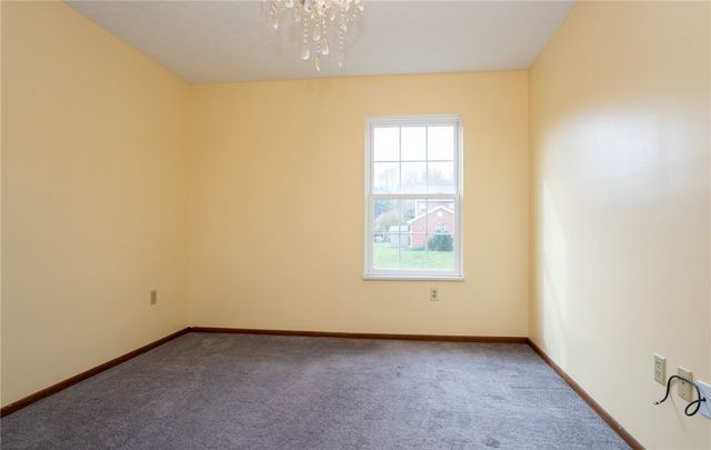 7324 Green Meadow Dr, Imperial, PA 15126