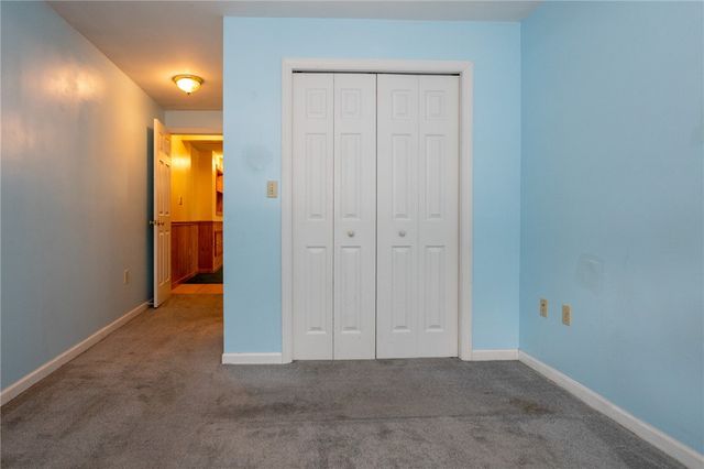 7324 Green Meadow Dr, Imperial, PA 15126