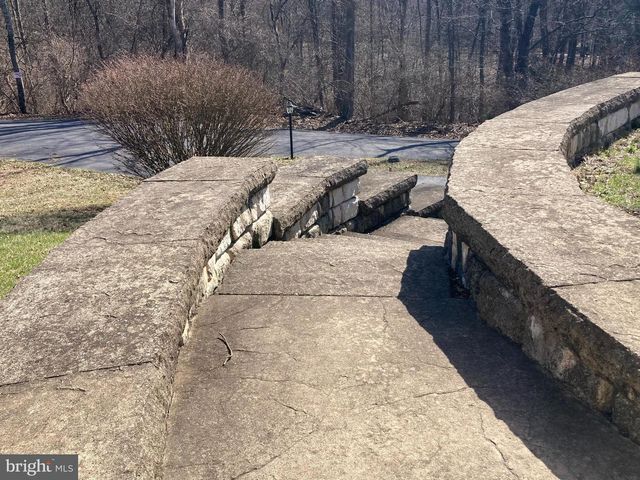 31 MCELWEE RD, Dauphin, PA 17018