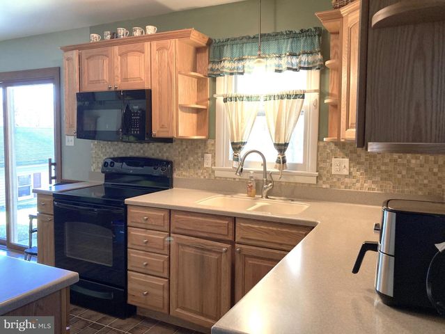 31 MCELWEE RD, Dauphin, PA 17018