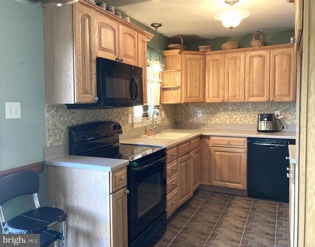 31 MCELWEE RD, Dauphin, PA 17018