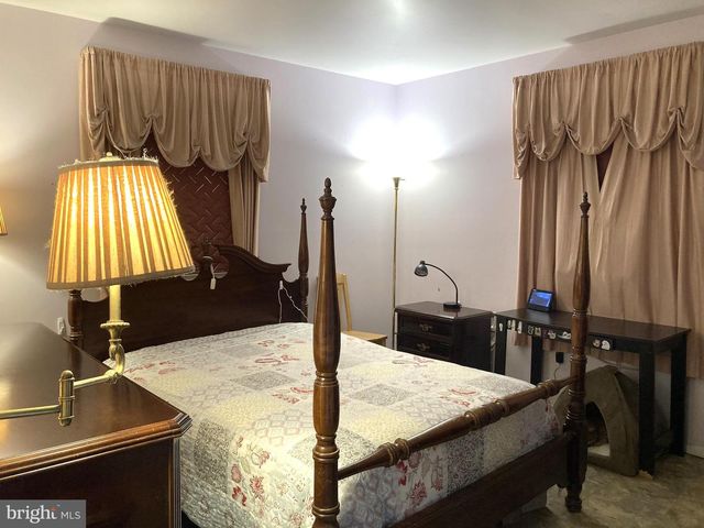 31 MCELWEE RD, Dauphin, PA 17018