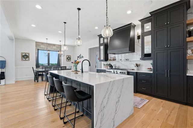 10504 Stonehaus Drive, Lee's Summit, MO 64086