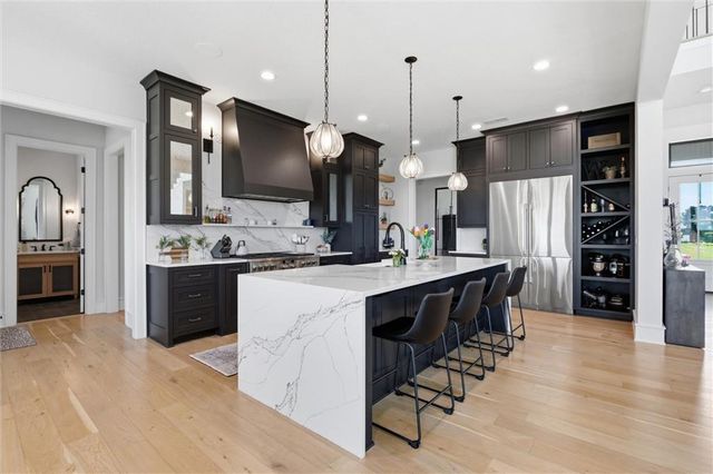 10504 Stonehaus Drive, Lee's Summit, MO 64086