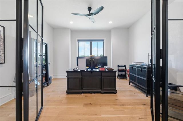 10504 Stonehaus Drive, Lee's Summit, MO 64086