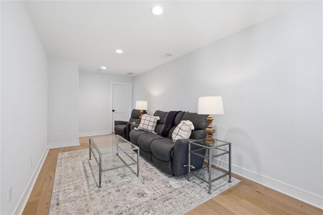 10504 Stonehaus Drive, Lee's Summit, MO 64086