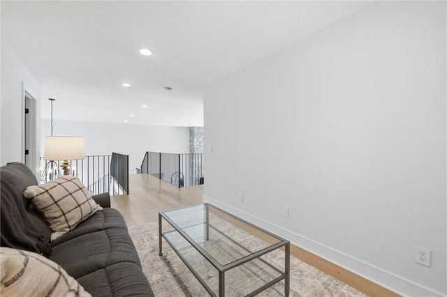 10504 Stonehaus Drive, Lee's Summit, MO 64086