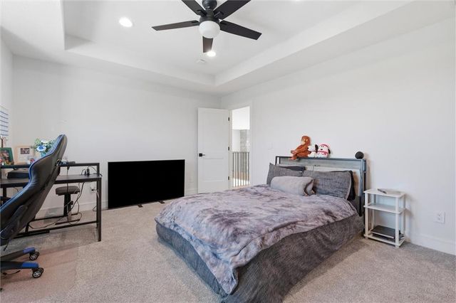 10504 Stonehaus Drive, Lee's Summit, MO 64086