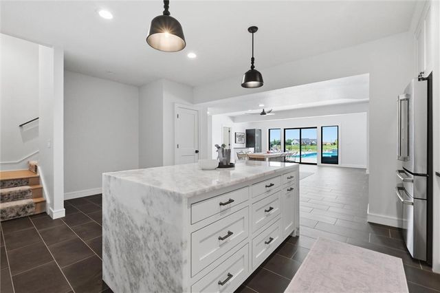 10504 Stonehaus Drive, Lee's Summit, MO 64086