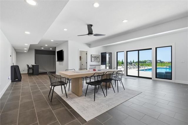 10504 Stonehaus Drive, Lee's Summit, MO 64086