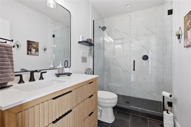 10504 Stonehaus Drive, Lee's Summit, MO 64086